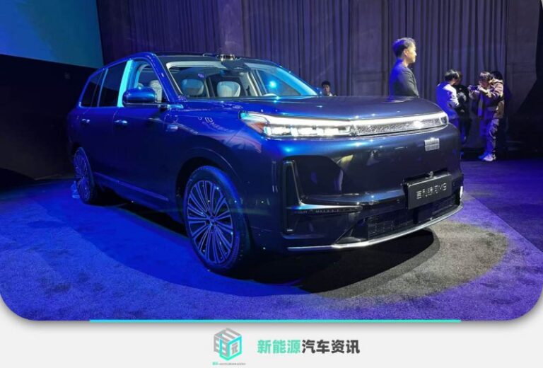 热门景点拍照打卡，成了大型“抄作业”现场