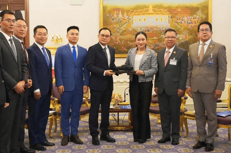 定制衣柜板材怎么选？了解这些不踩坑，别再被开胶难题困扰
